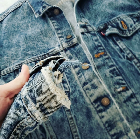 VINTAGE LEVI JEAN JACKET - Picture 3 of 5